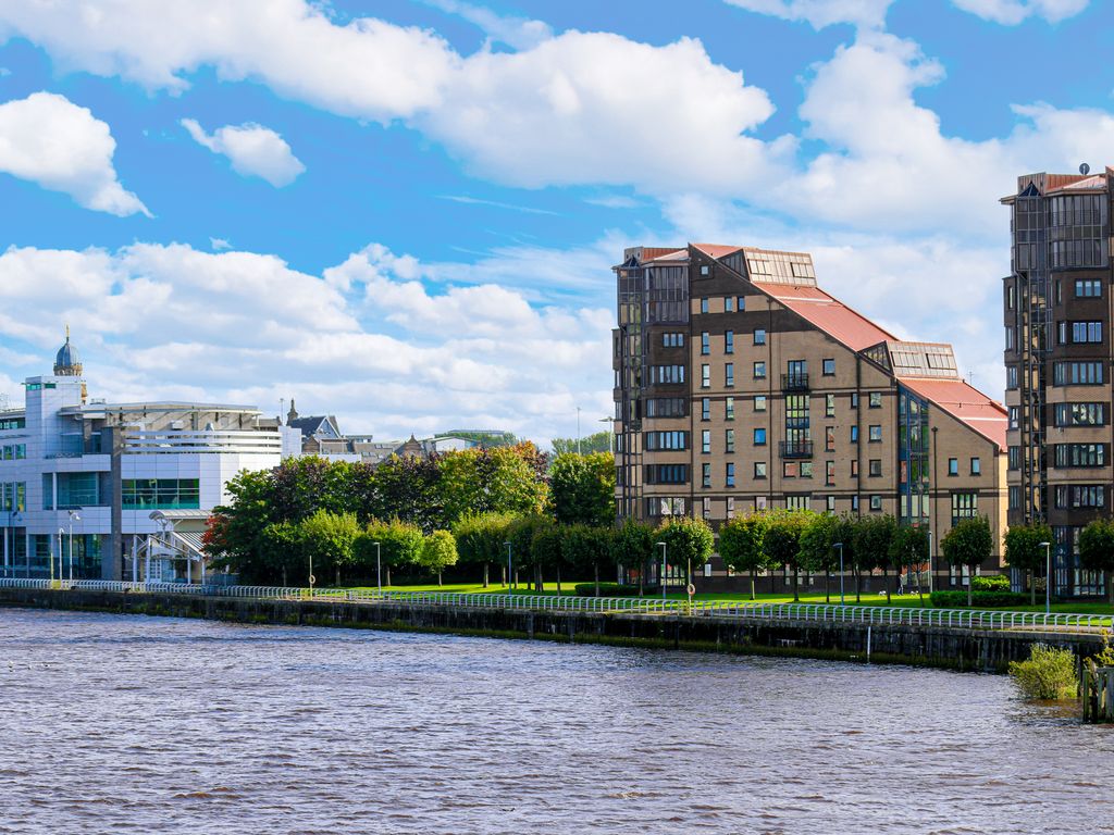 2 bed flat for sale in 2 Mavisbank Gardens, Flat 5, Glasgow G51, £