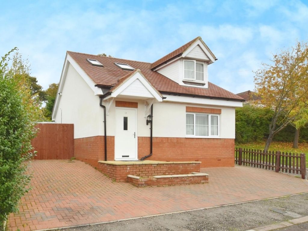 2 bed detached house for sale in Grosvenor Gardens, Kingsthorpe