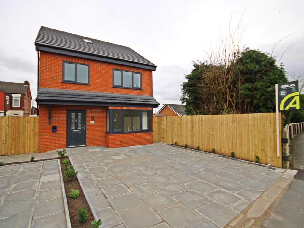 4 bed detached house for sale in Clay Lane, Burtonwood WA5, £299,950