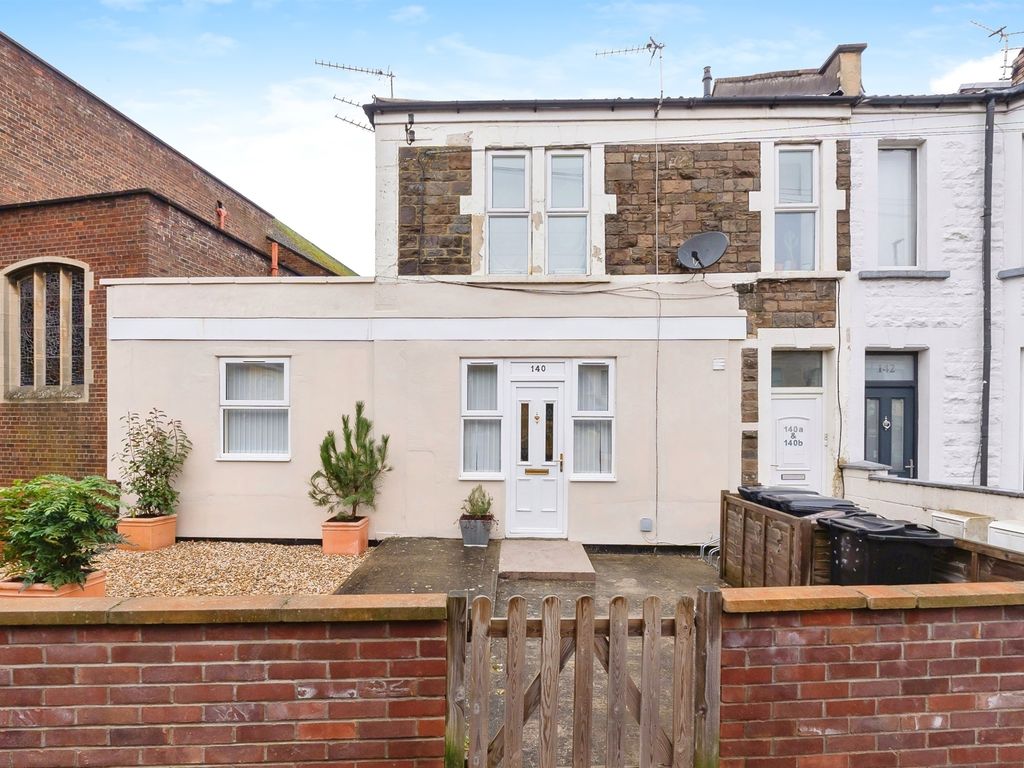 2 bed flat for sale in Wick Road, Brislington, Bristol BS4, £230,000