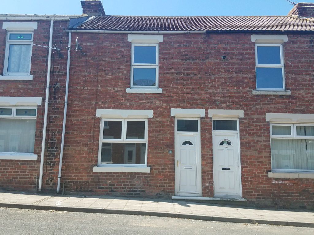 2 bed terraced house to rent in Street, Shildon, County Durham