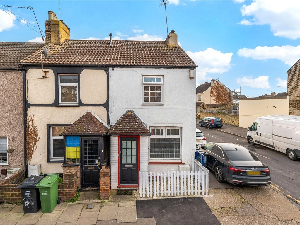 2 bed end terrace house for sale in Church Road, Kent DA10, £280,000 Zoopla