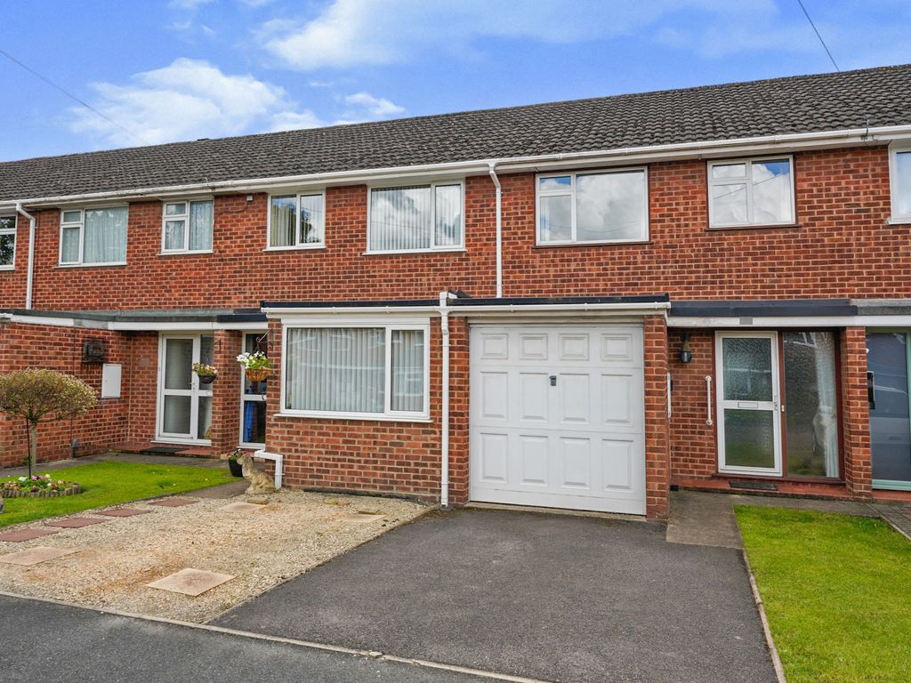3 bed terraced house for sale in Stanwick Gardens, Cheltenham, Gloucestershire GL51 Zoopla