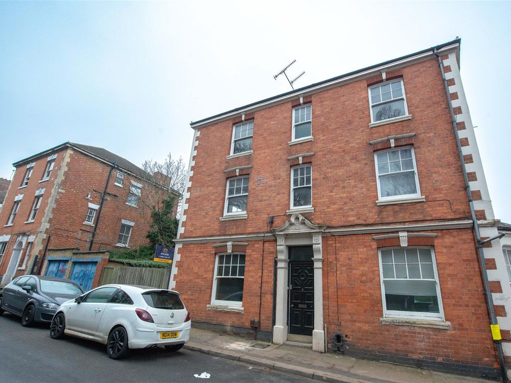 7 bed end terrace house for sale in Marriott Street, Semilong