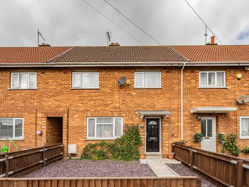 3 bed terraced house for sale in Summerfield Gardens, Lowestoft NR33