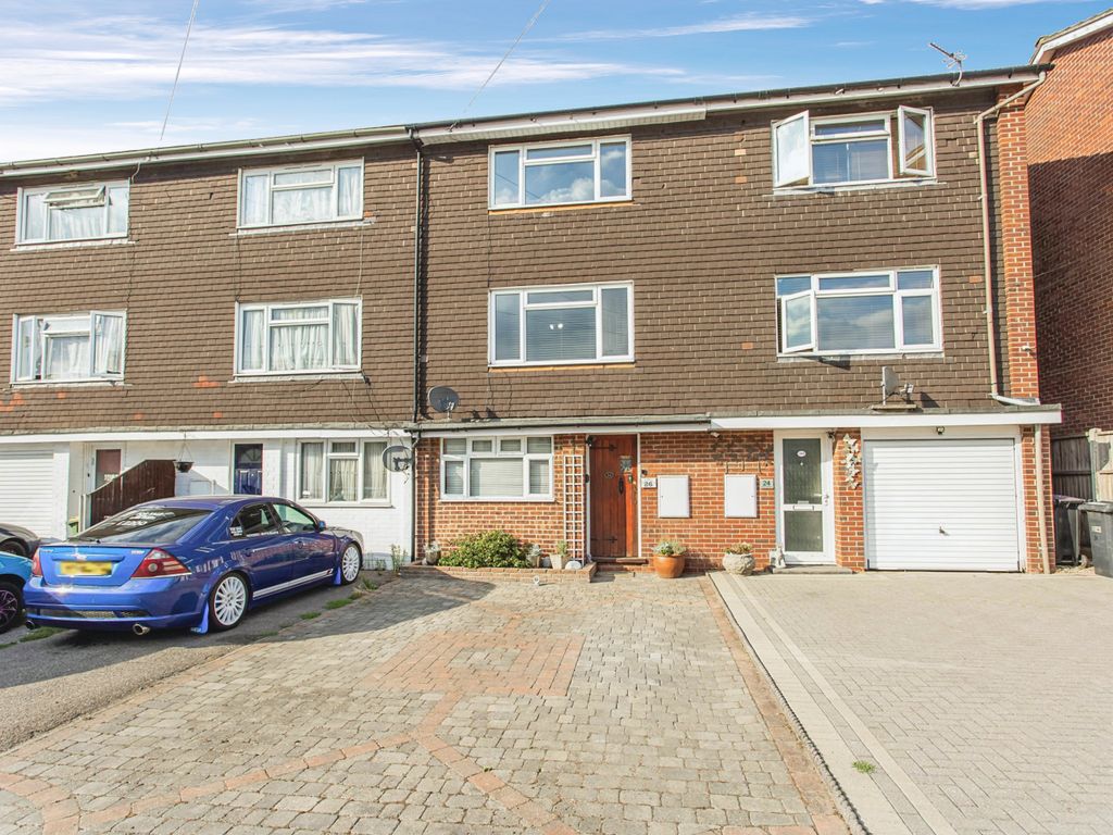 4 bed town house for sale in Malting Villas Road, Rochford SS4 Zoopla