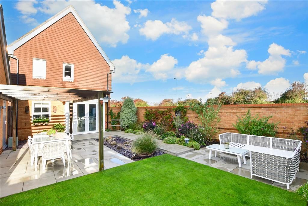 3 bed detached house for sale in Lunar Crescent, Selsey, West Sussex