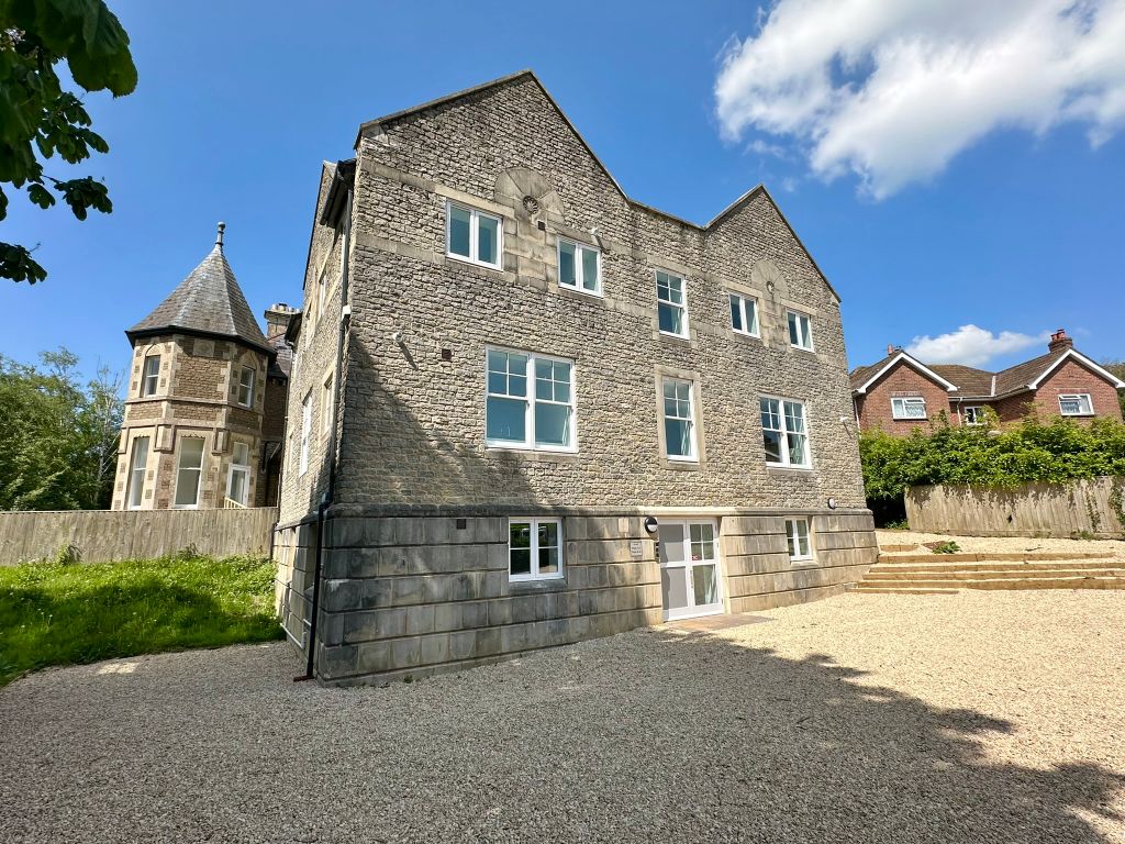 2 bed flat to rent in Churchfield House, Wincanton BA9, £850 pcm Zoopla