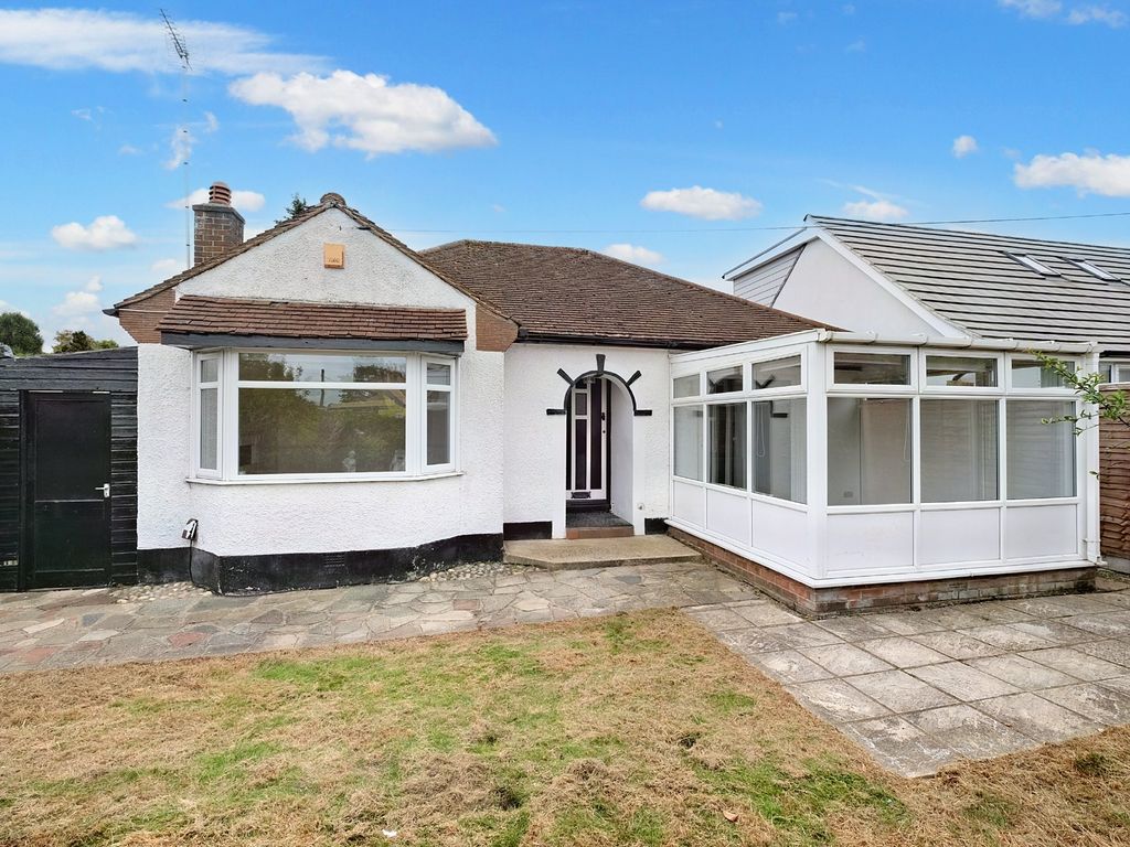 2 bed detached bungalow for sale in Lower Road, Orpington BR5, £425,000