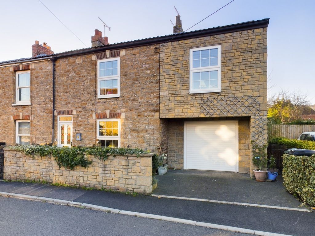 3 bed end terrace house for sale in Victoria Square, Portishead