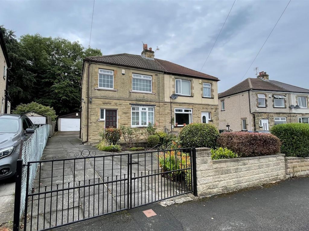 3 bed semidetached house for sale in Leafield Crescent, Eccleshill, Bradford BD2 Zoopla