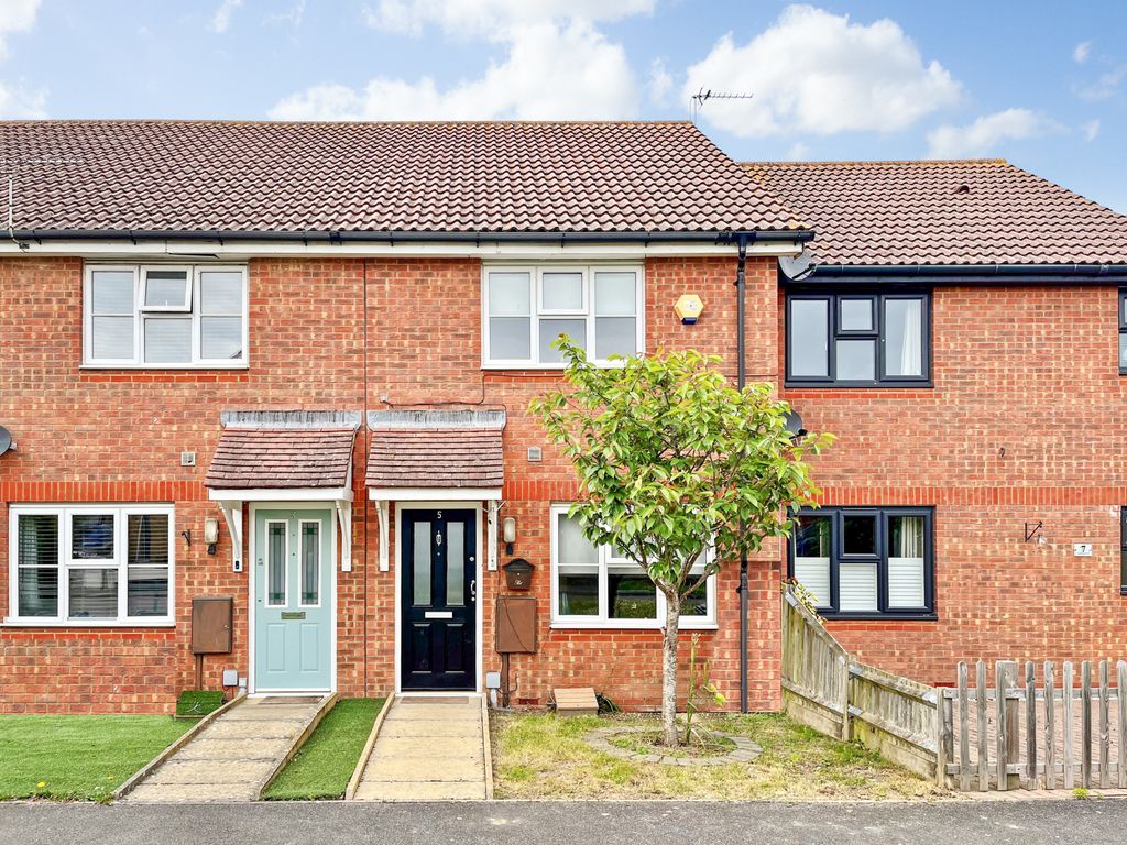 2 bed terraced house for sale in Lapwing Drive, Park Farm, Ashford TN23