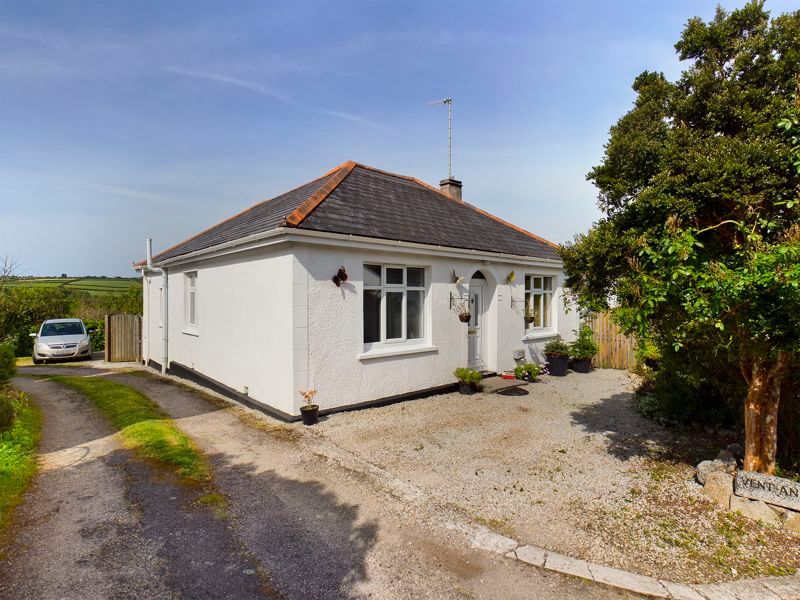 3 bed detached bungalow for sale in Lowertown, Helston TR13 Zoopla
