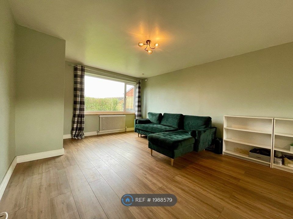 3 bed end terrace house to rent in Chequerfield Avenue, Pontefract WF8