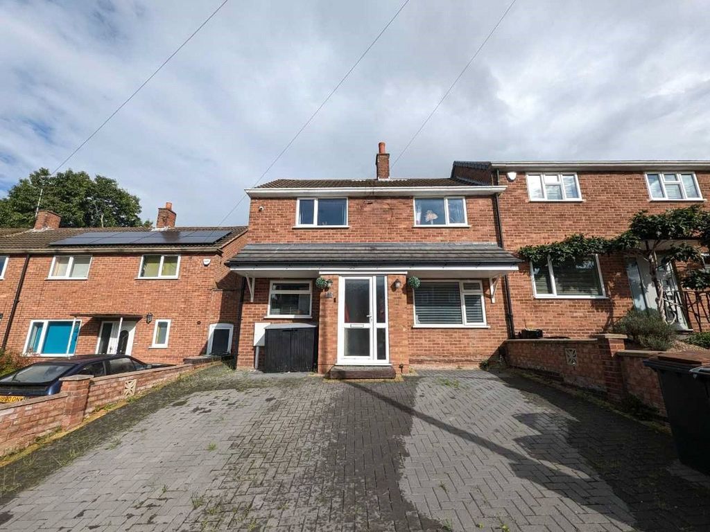 3 bed end terrace house for sale in Acacia Road, Nuneaton, Warwickshire