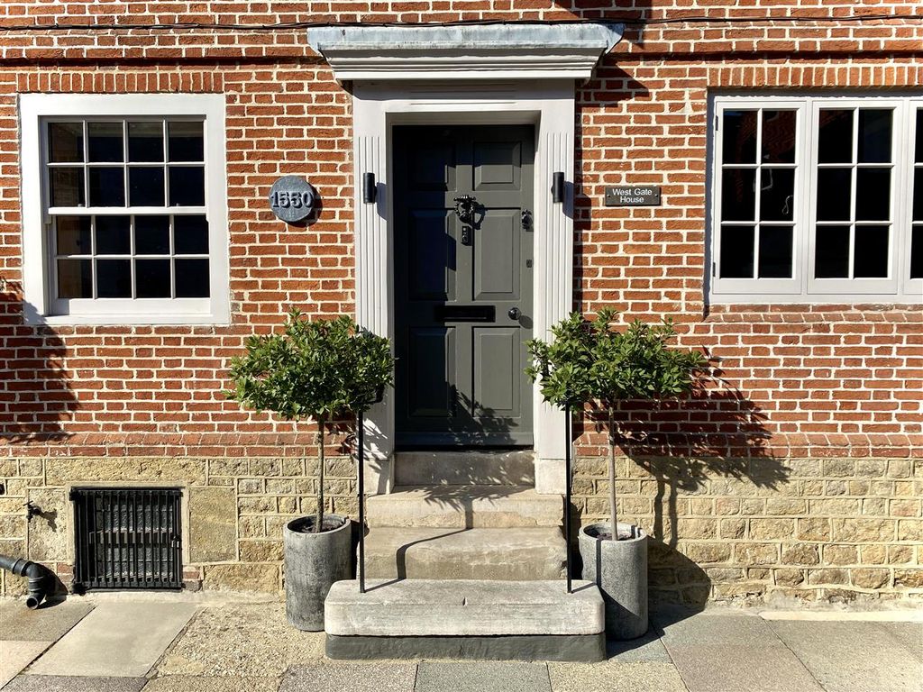 4 bed property for sale in West Street, Midhurst GU29, £750,000 Zoopla