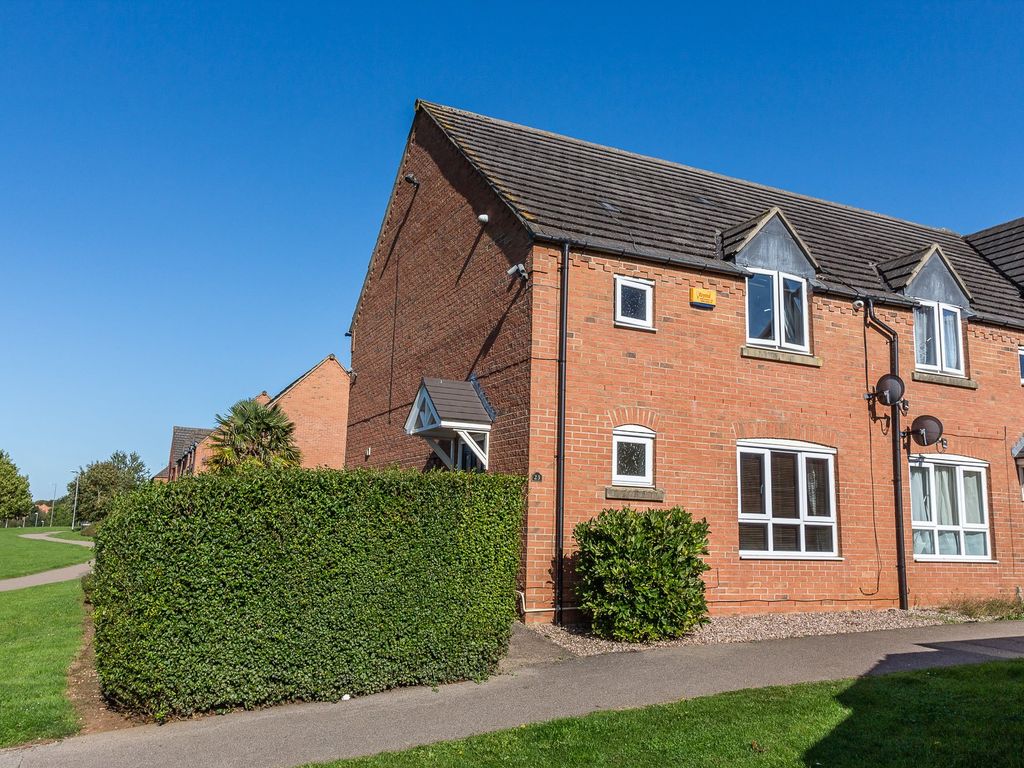 3 bed end terrace house to rent in Celtic Close, Higham Ferrers