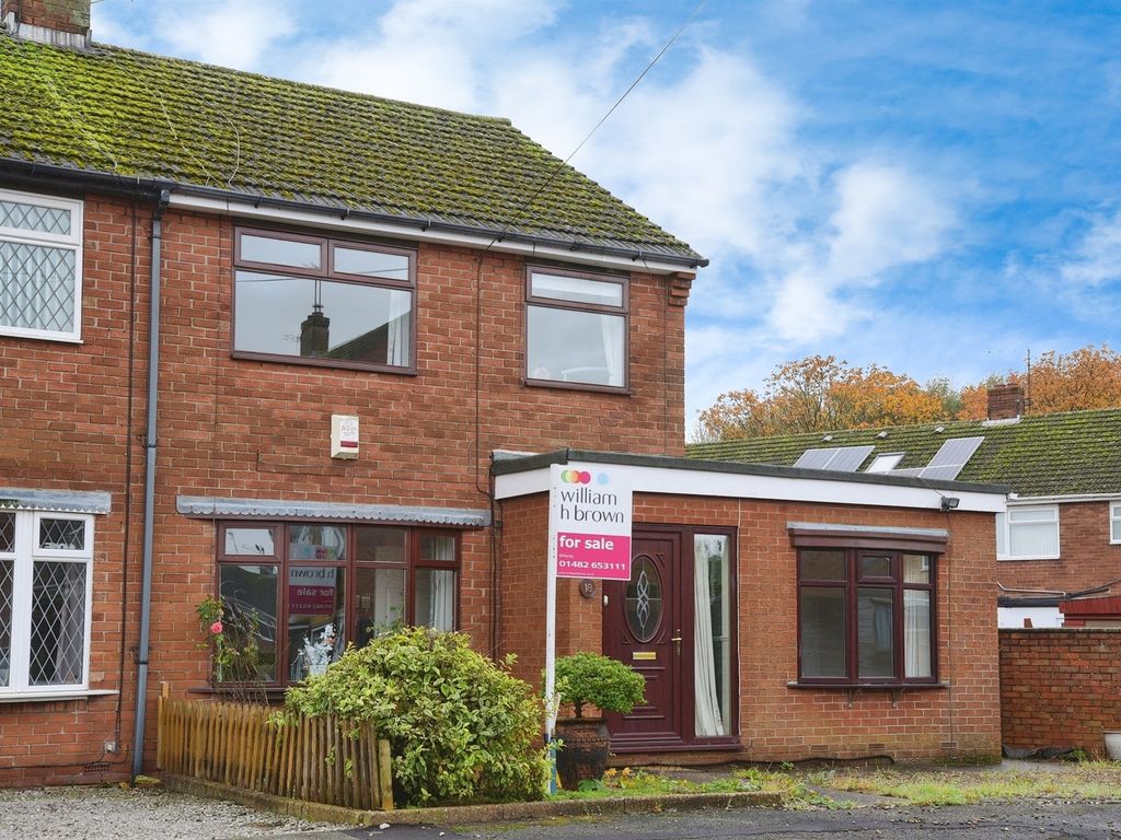 3 bed end terrace house for sale in Daville Close, Hull HU5, £155,000