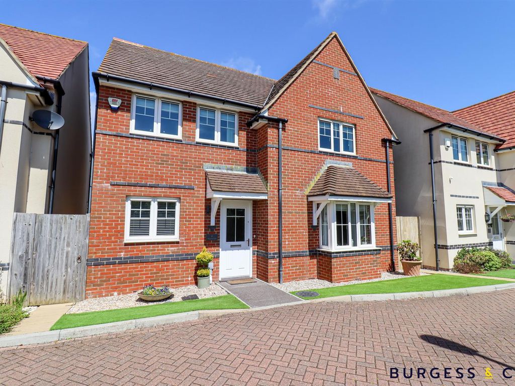 4 bed detached house for sale in Northcliffe, BexhillOnSea TN40, £