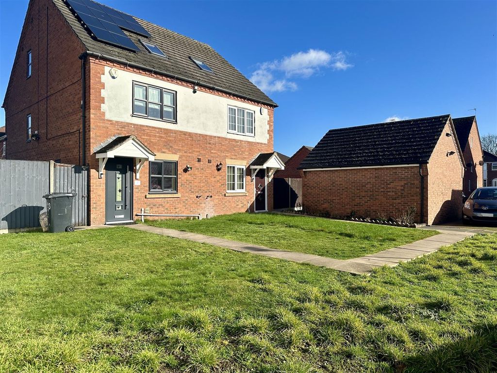 3 bed semidetached house for sale in Elsadene Walk, Belgrave