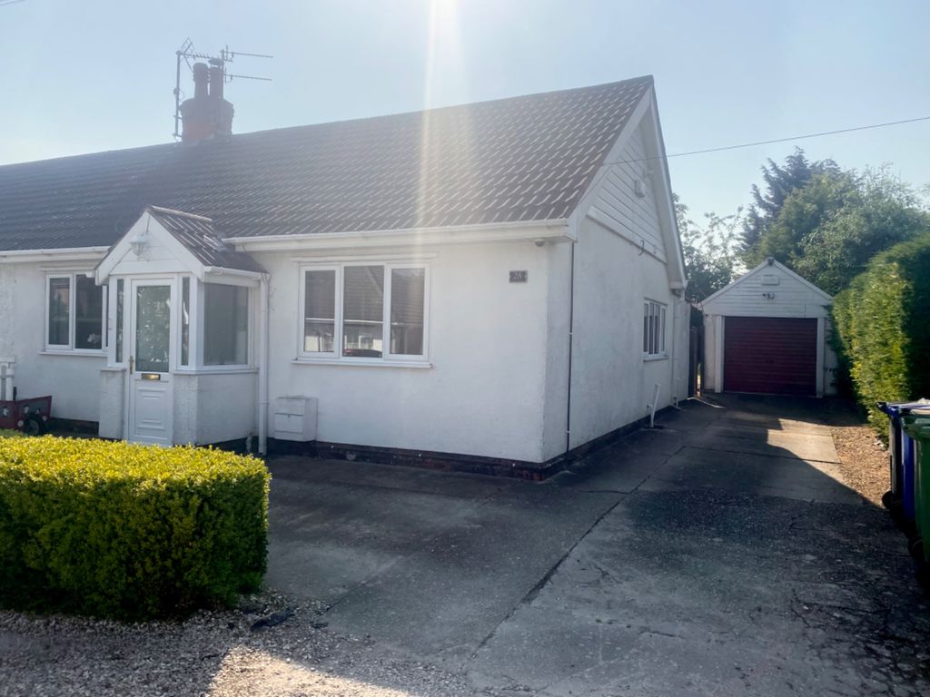 2 bed semidetached house for sale in Carlton Avenue, Healing, Grimsby