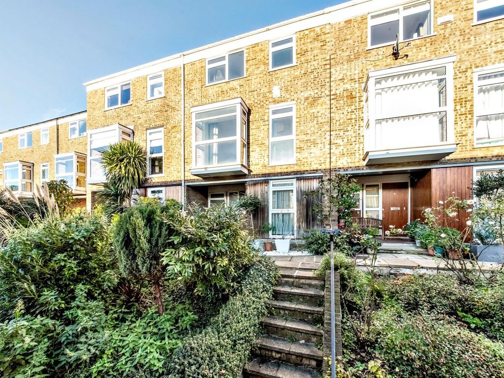 4 bed property for sale in Giles Coppice, Dulwich Wood Park, London