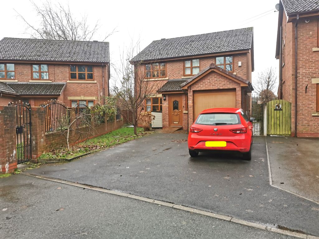 4 bed detached house for sale in Turpin Green Lane, Leyland PR25, £280,000 Zoopla