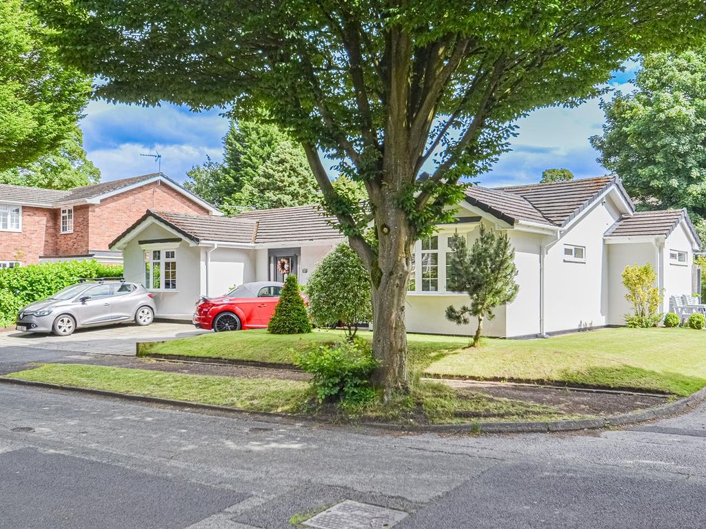 3 bed detached bungalow for sale in Summerville Gardens, Stockton Heath