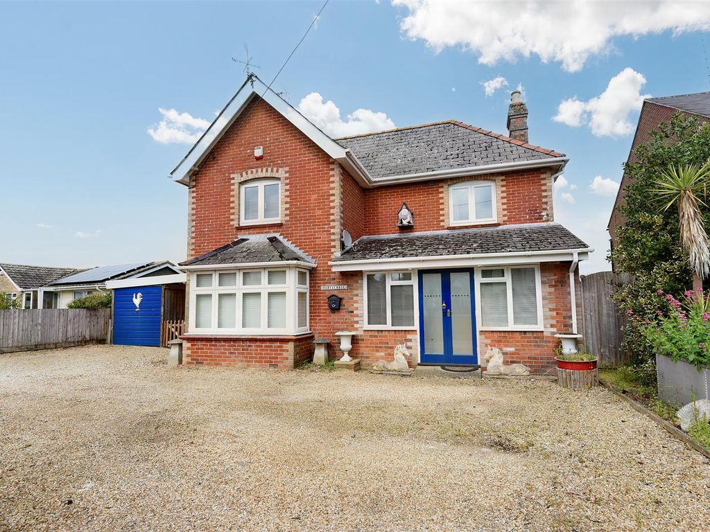 3 bed detached house for sale in Thornhill Road, Stalbridge