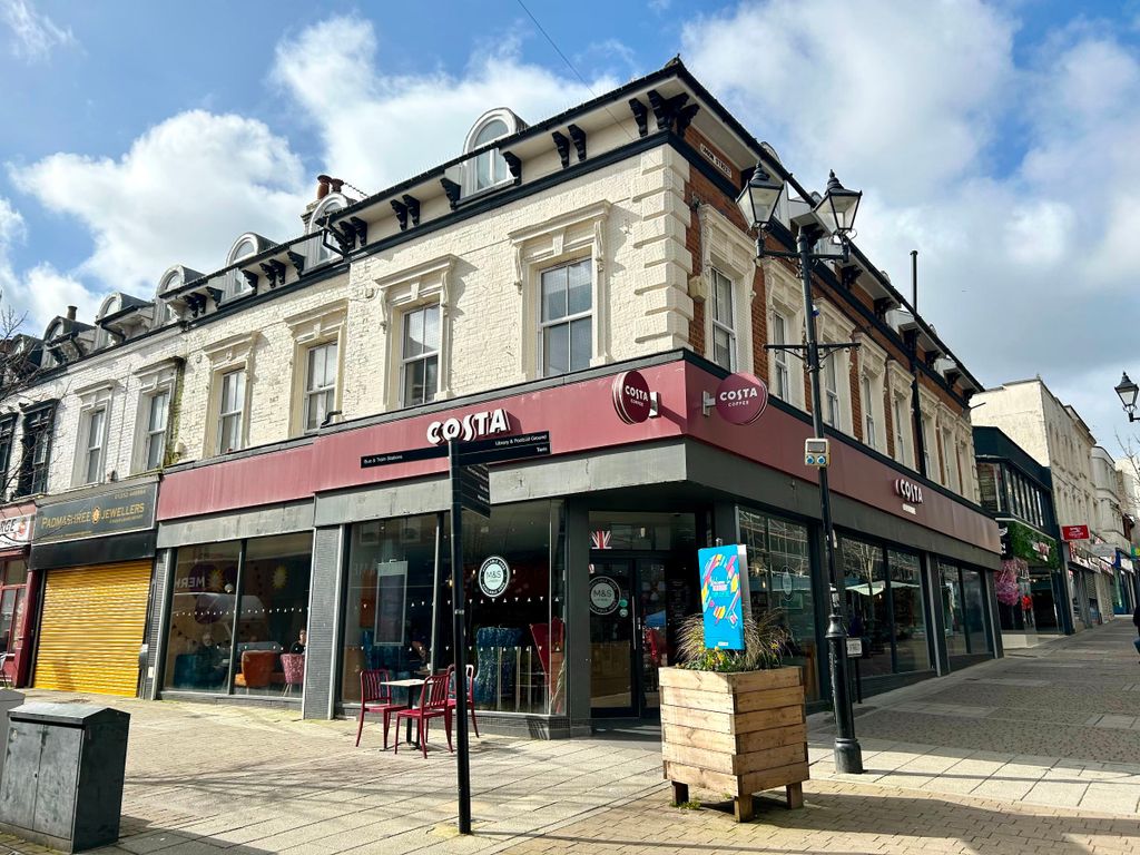 2 bed flat to rent in Coldstream House, Union Street, Aldershot GU11