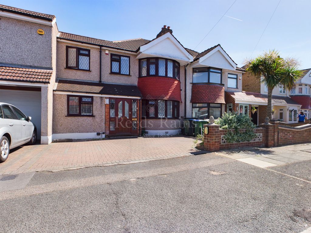 6 bed terraced house for sale in Axminster Crescent, Welling DA16 Zoopla