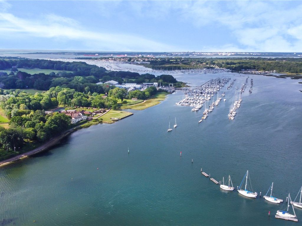 5 bed detached house for sale in Swanwick Shore Road, Swanwick SO31, £