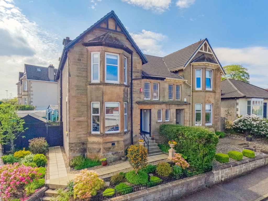 3 bed semidetached house for sale in Huntershill Road,