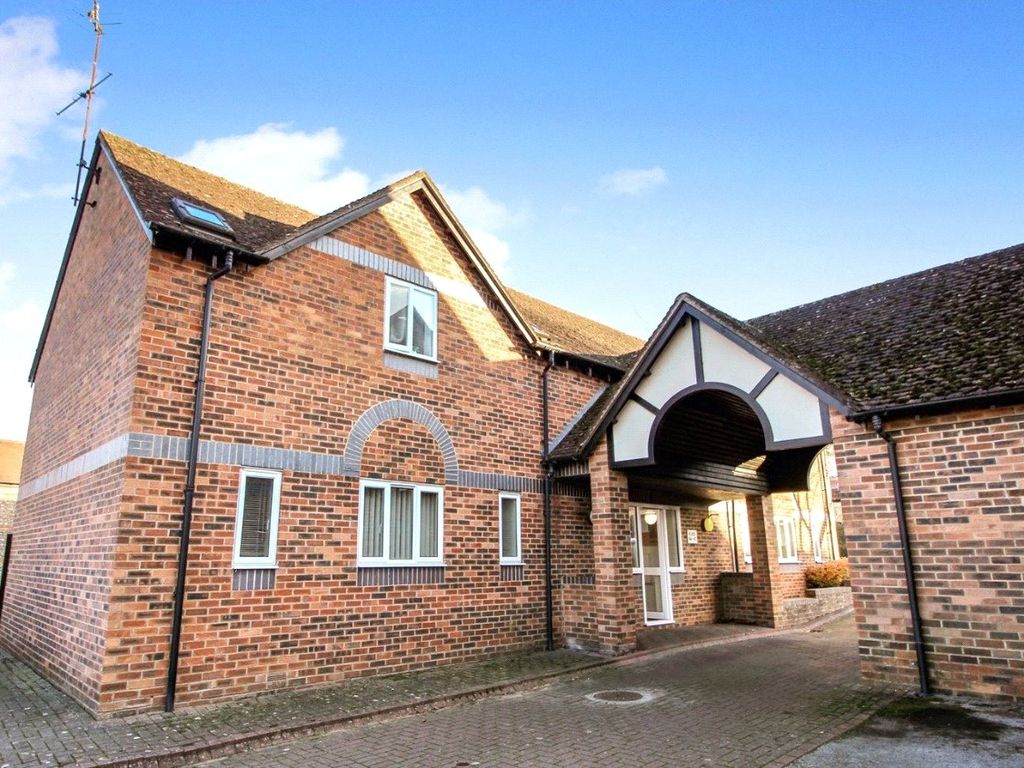 3 bed flat to rent in Cherry Grove, Hungerford, Berkshire RG17 Zoopla