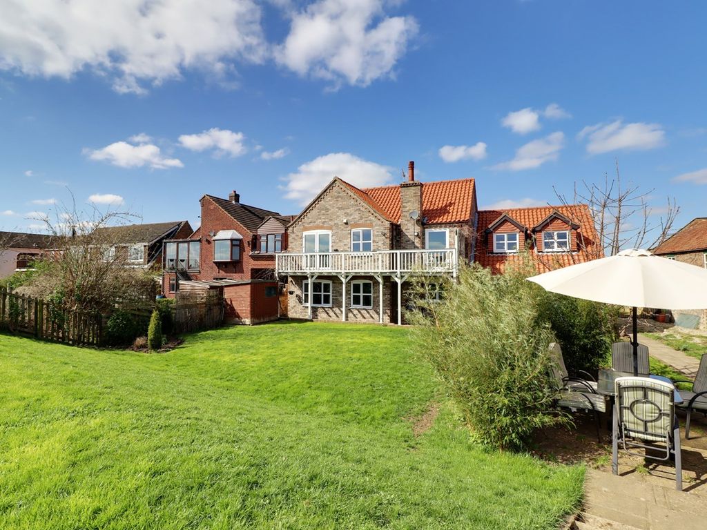4 bed detached house for sale in North Street, Owston Ferry, Doncaster