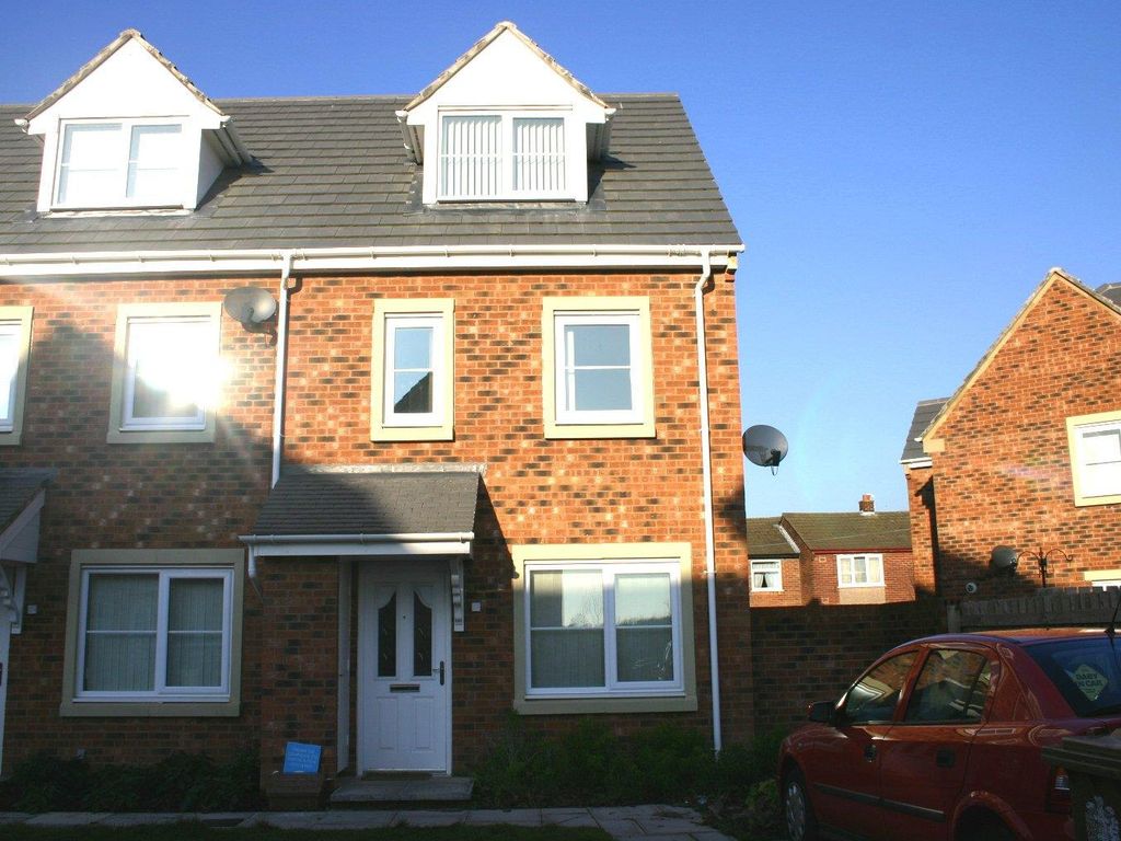 3 bed end terrace house to rent in Barley Mere Close, NewtonLeWillows