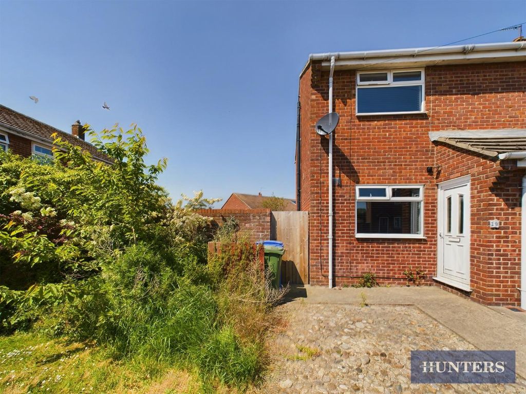 2 bed property to rent in Constable Road, Hunmanby, Filey YO14 Zoopla