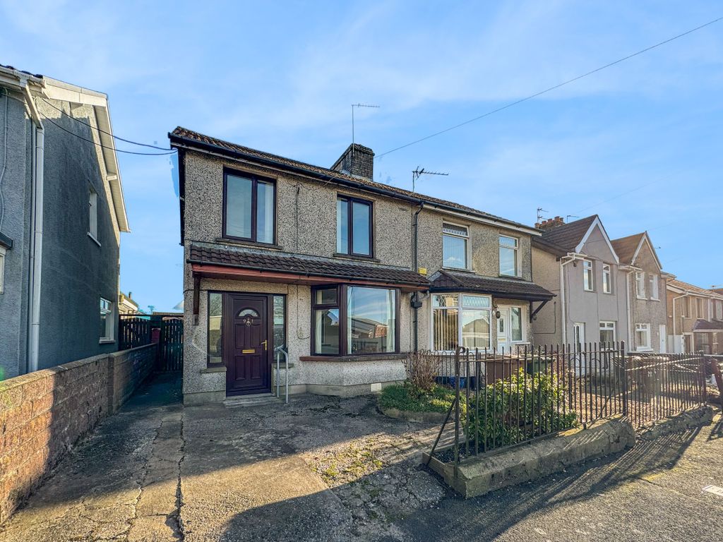 3 bed semidetached house for sale in Penybryn Avenue, Cefn Fforest