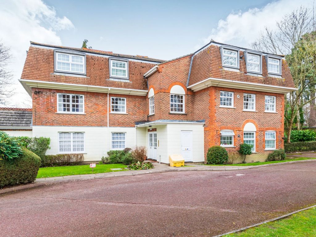 2 bed flat to rent in Greenacres, North Parade, Horsham RH12 Zoopla