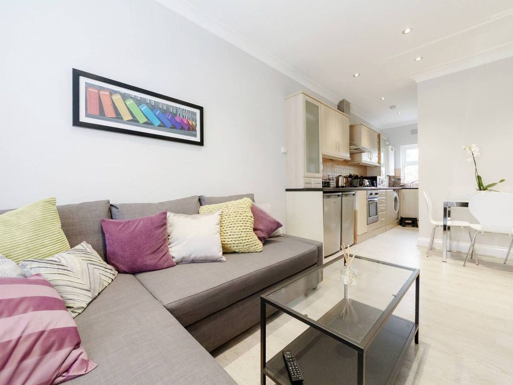 Khama Road, Tooting Broadway, London SW17  