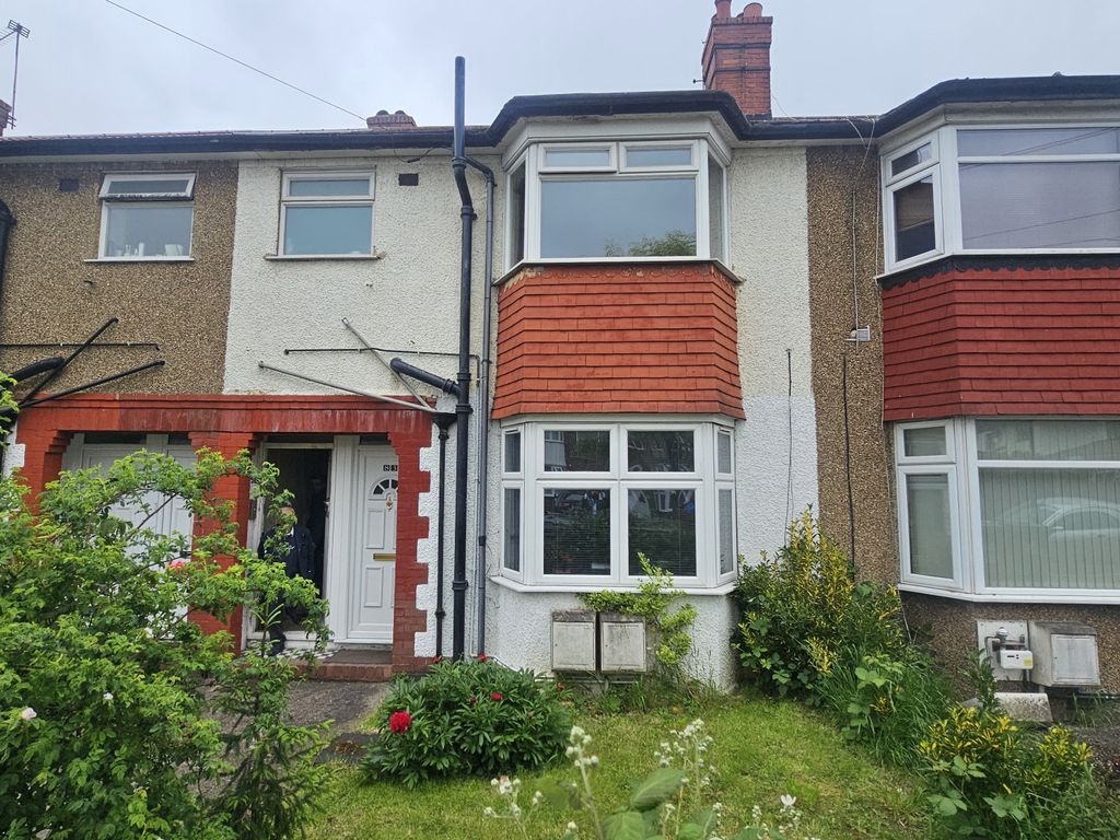 1 bed for sale in Northolt, Greater London UB5, £250,000