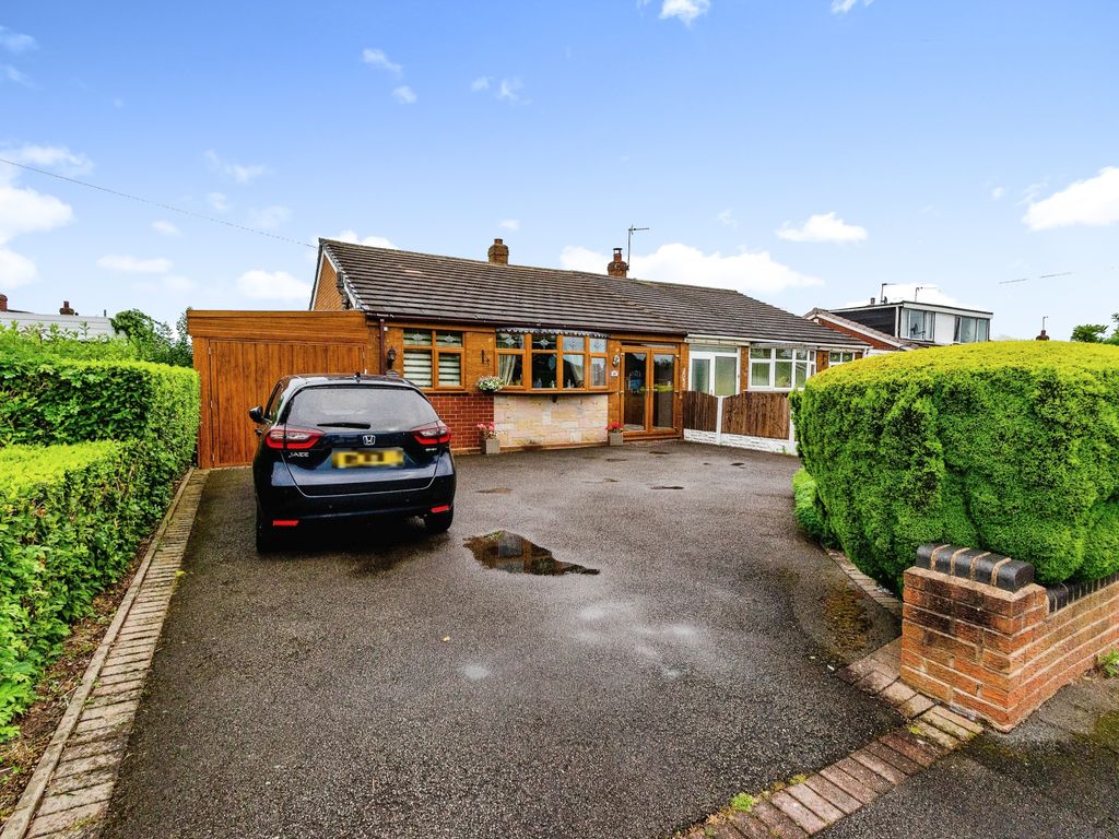 2 bed semidetached bungalow for sale in Huthill Lane, Great Wyrley