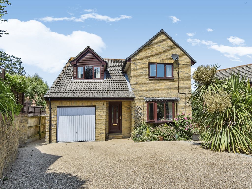 4 bed detached house for sale in Blackthorn Close, Newport, Isle Of