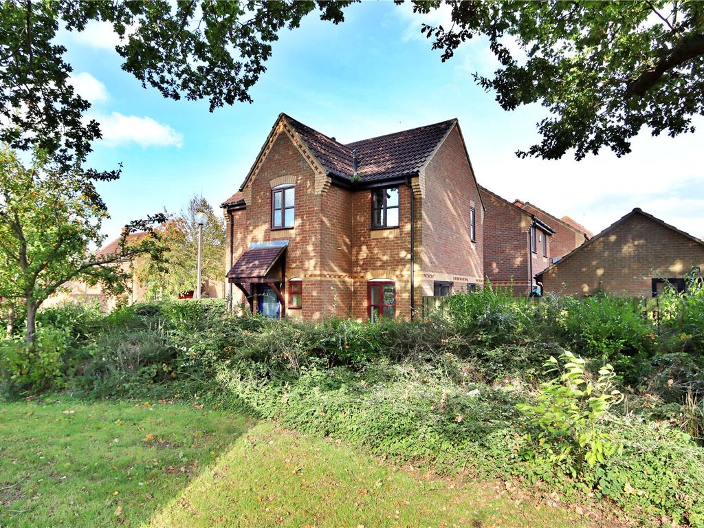 3 bed detached house for sale in Bridlington Crescent, Monkston, Milton