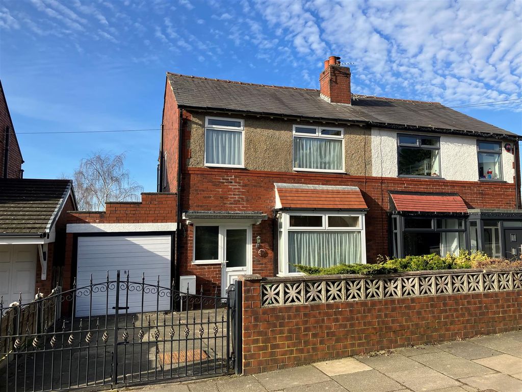 3 bed semidetached house for sale in Pengarth Road, Horwich, Bolton