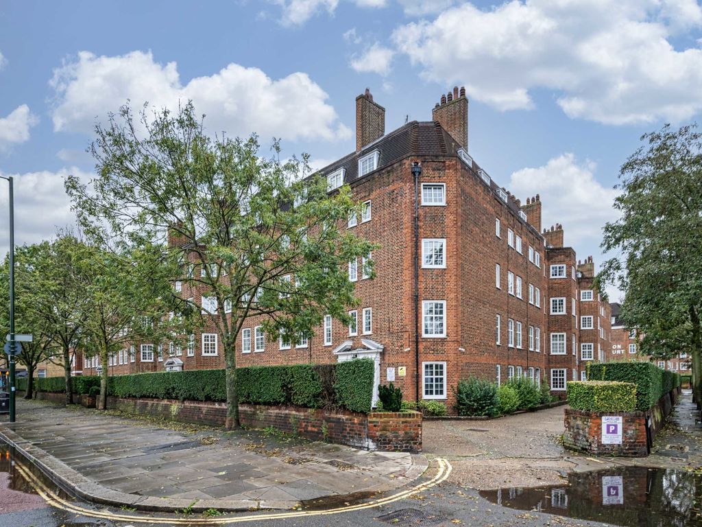 3 bed flat to rent in Richmond Road, Twickenham TW1, £2,150 pcm Zoopla