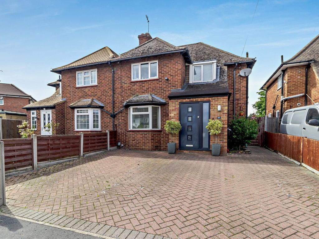 3 bed semidetached house for sale in Tudor Way, Mill End