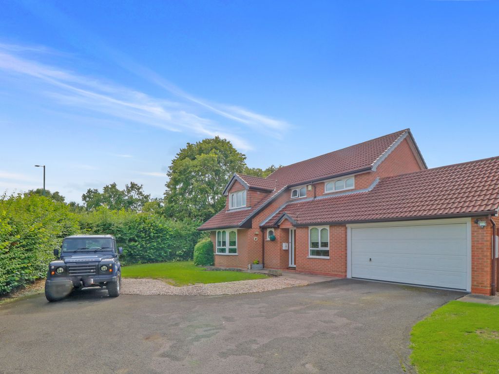 4 bed detached house for sale in Maybridge Drive, Hillfield, Solihull