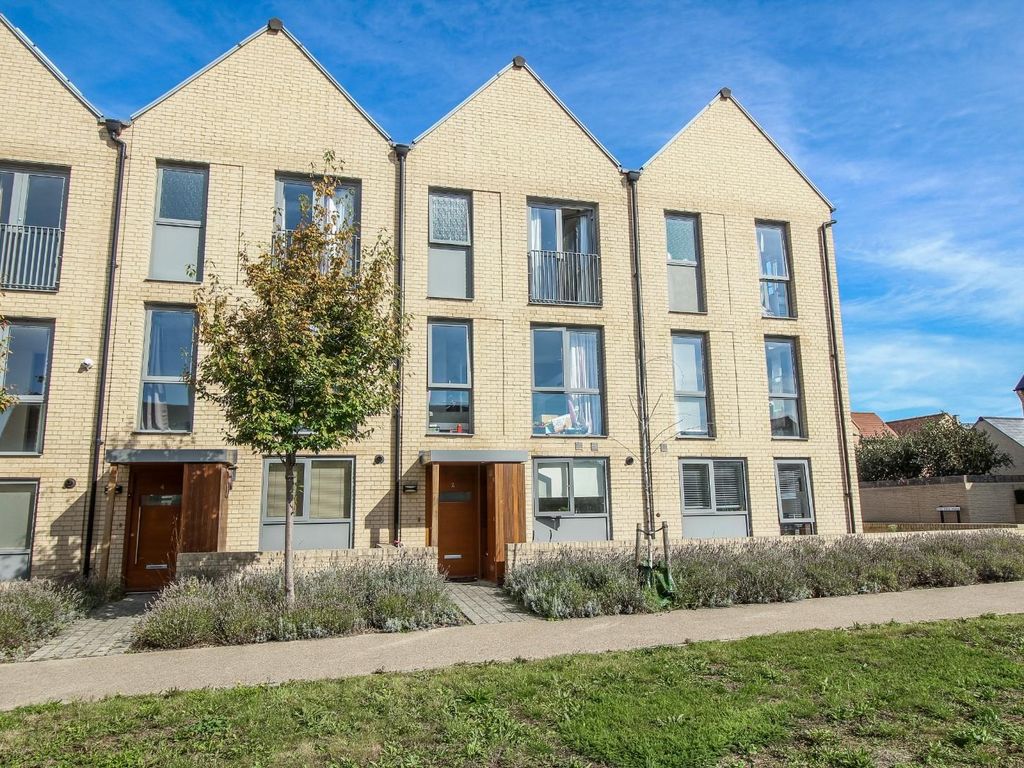 4 bed terraced house for sale in Charger Road, Trumpington, Cambridge