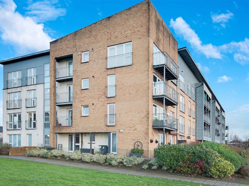2 bed flat for sale in Ellerslie Path, Yoker, Glasgow G14, £130,000